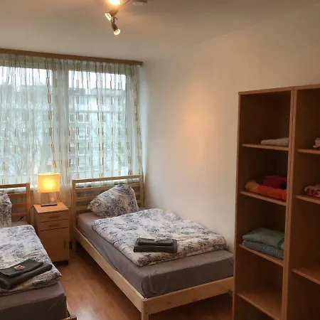 Modernes 3-Zimmer Apartment Fuer 5 Personen Nahe Messe Duesseldorf Lejlighed