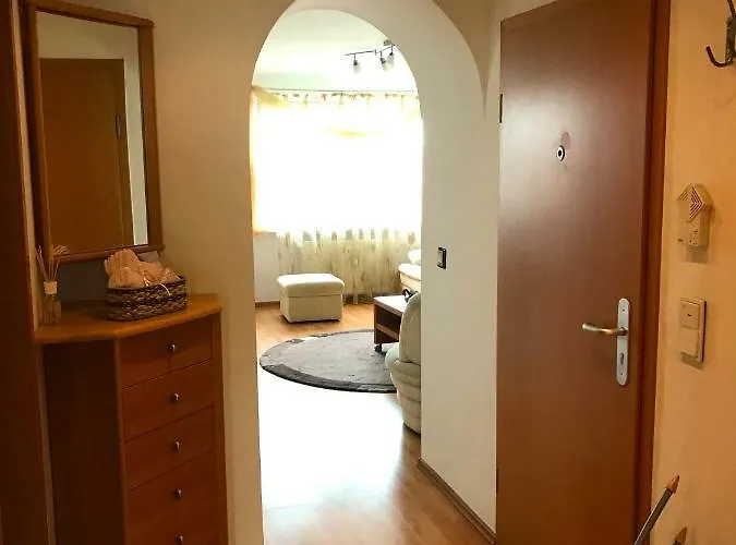 Modernes 3-Zimmer Apartment Fuer 5 Personen Nahe Messe Duesseldorf