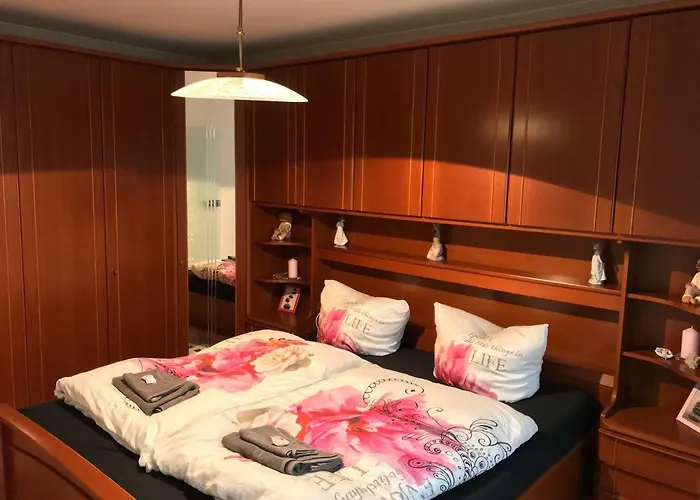 Modernes 3-Zimmer Apartment Fuer 5 Personen Nahe Messe Duesseldorf *