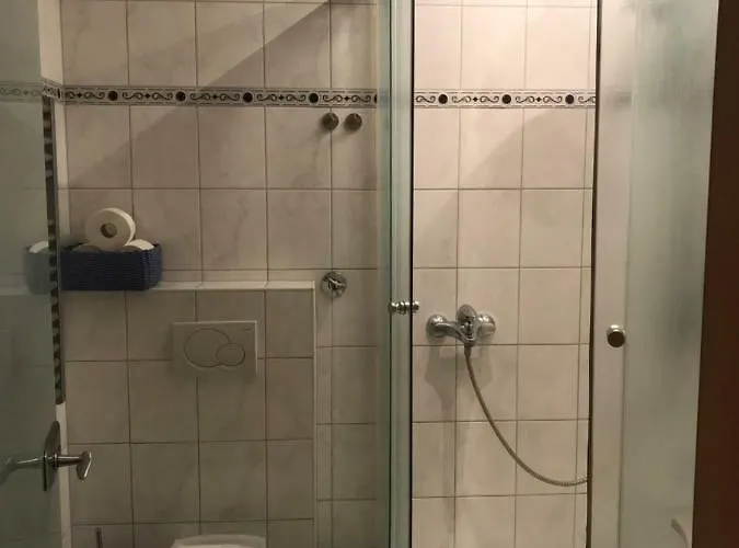Modernes 3-Zimmer Apartment Fuer 5 Personen Nahe Messe Duesseldorf *